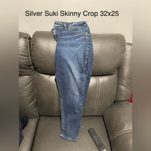 Women’s Silver brand skinny crop jeans